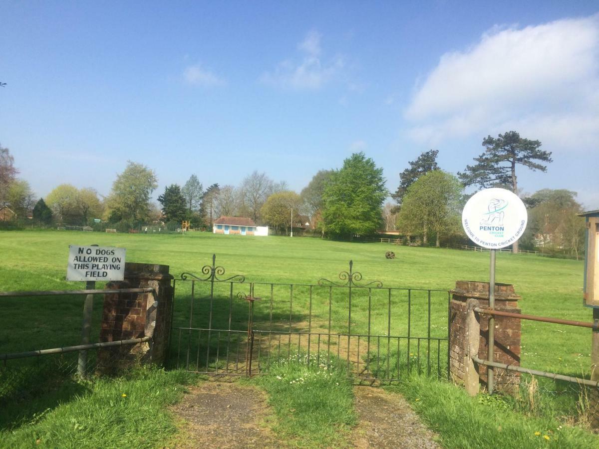 Chalkcroft Lodge Andover Esterno foto